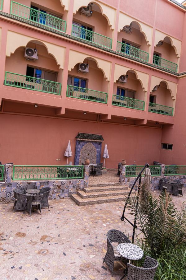 Hotel La Vallee Des Kasbahs Chez Ilyas タンギール エクステリア 写真