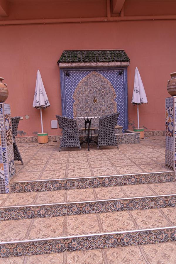 Hotel La Vallee Des Kasbahs Chez Ilyas タンギール エクステリア 写真